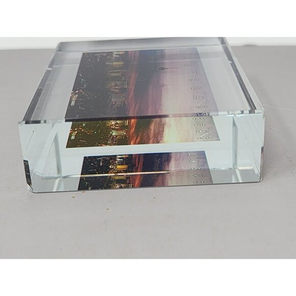 Vintage Las Vegas Skyline Acrylic Paperweight With Stunning Cityscape‎ Design - Picture 5 of 9